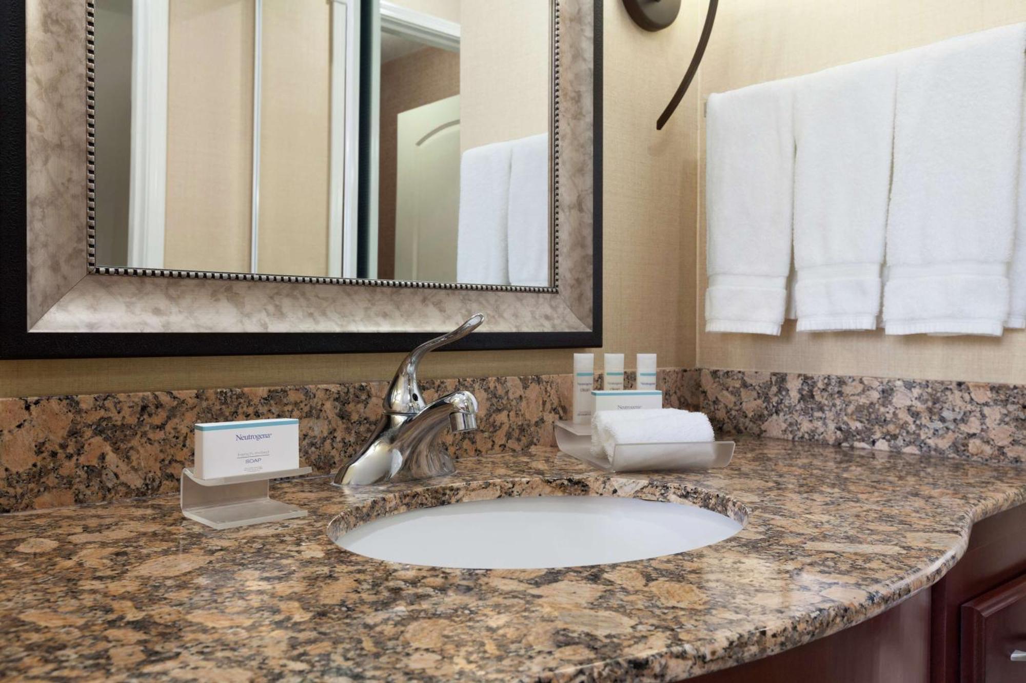Homewood Suites Медфорд Экстерьер фото