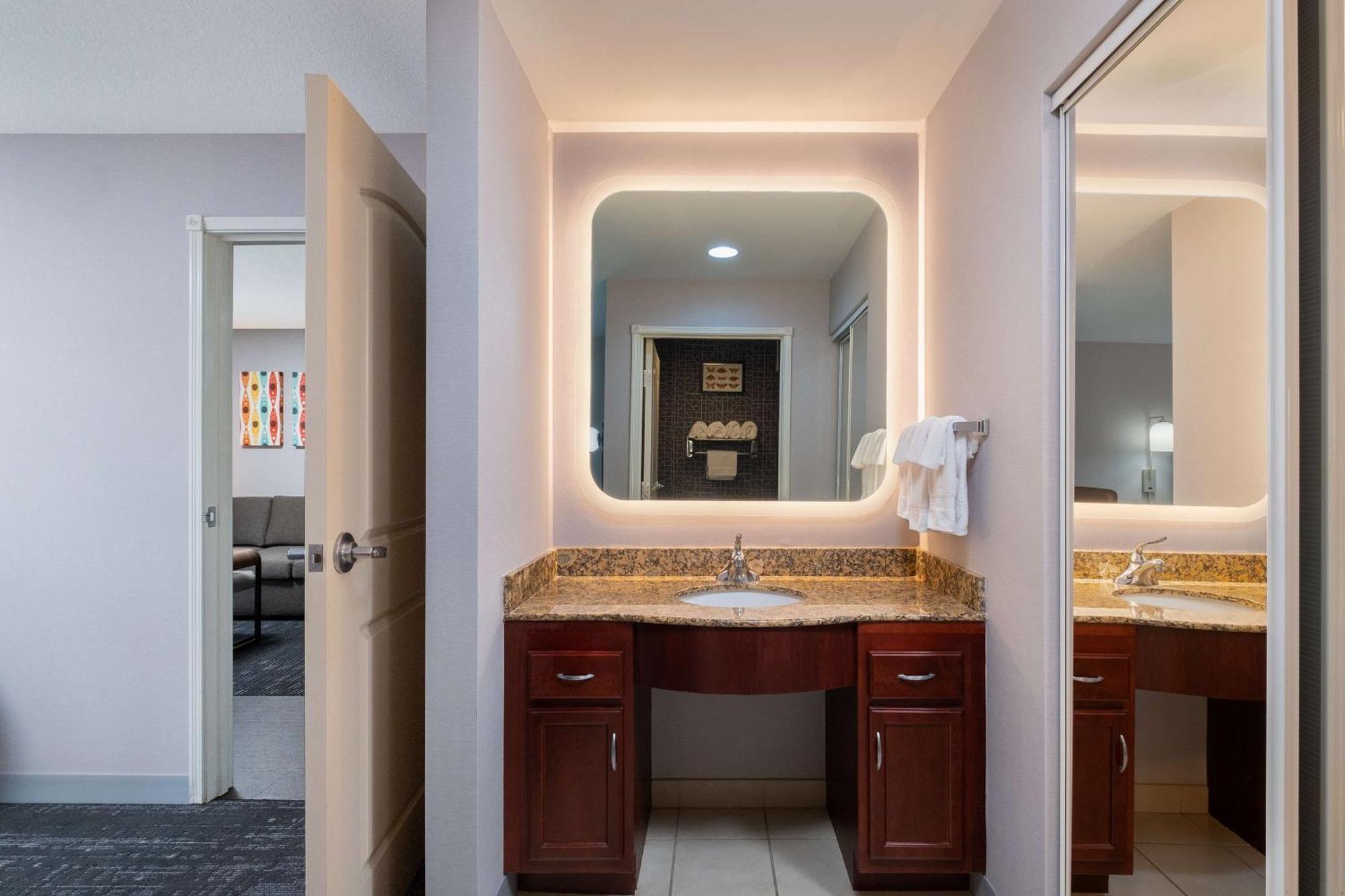 Homewood Suites Медфорд Экстерьер фото