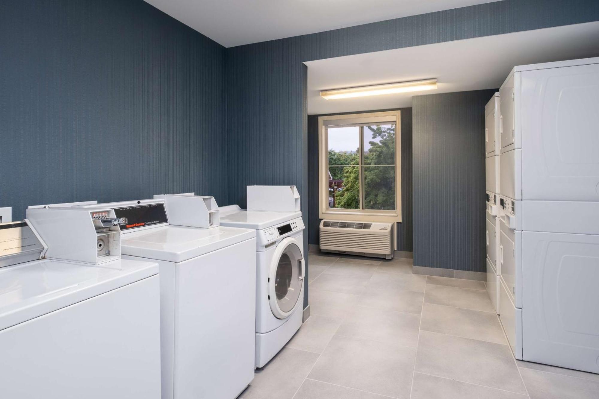 Homewood Suites Медфорд Экстерьер фото