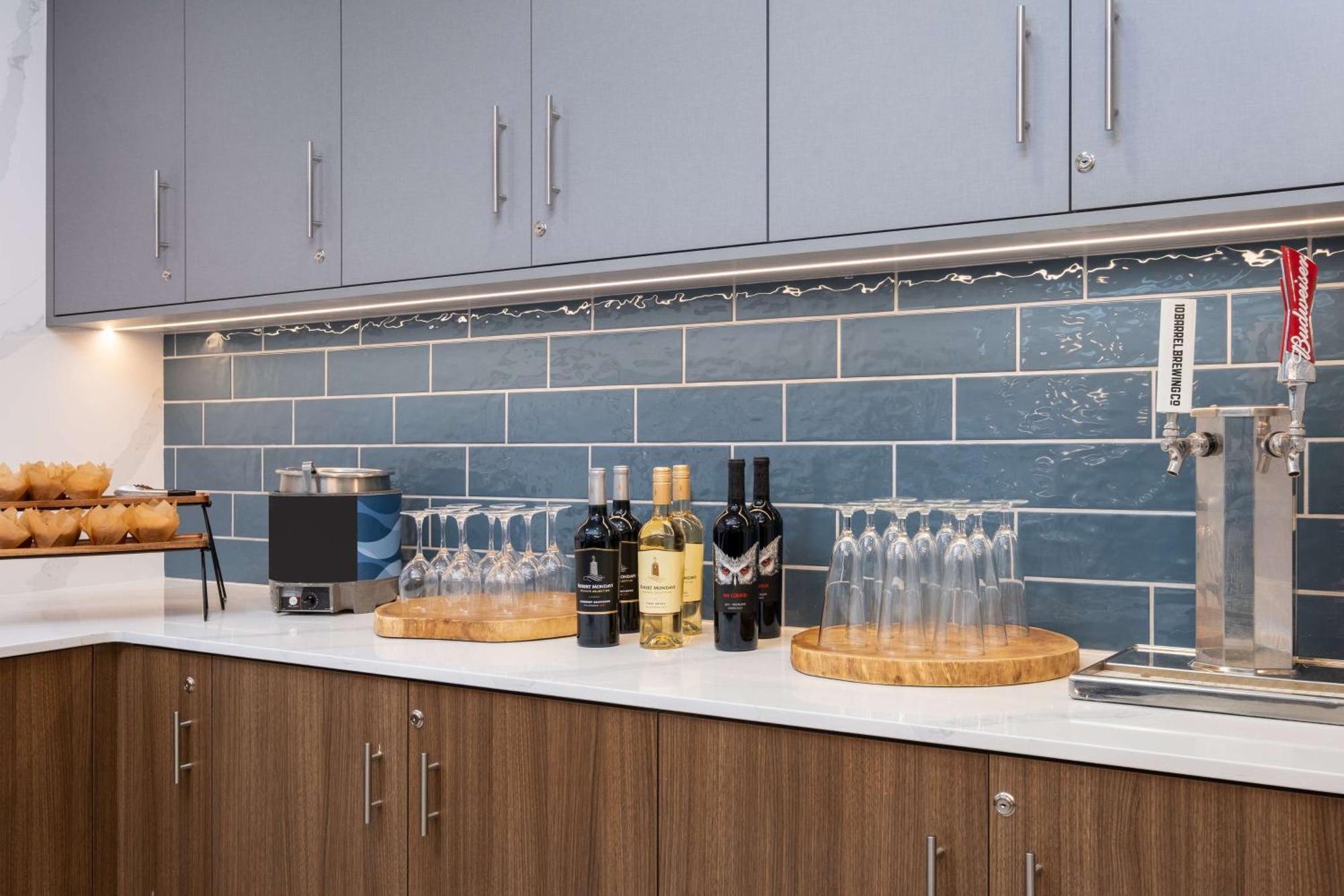 Homewood Suites Медфорд Экстерьер фото
